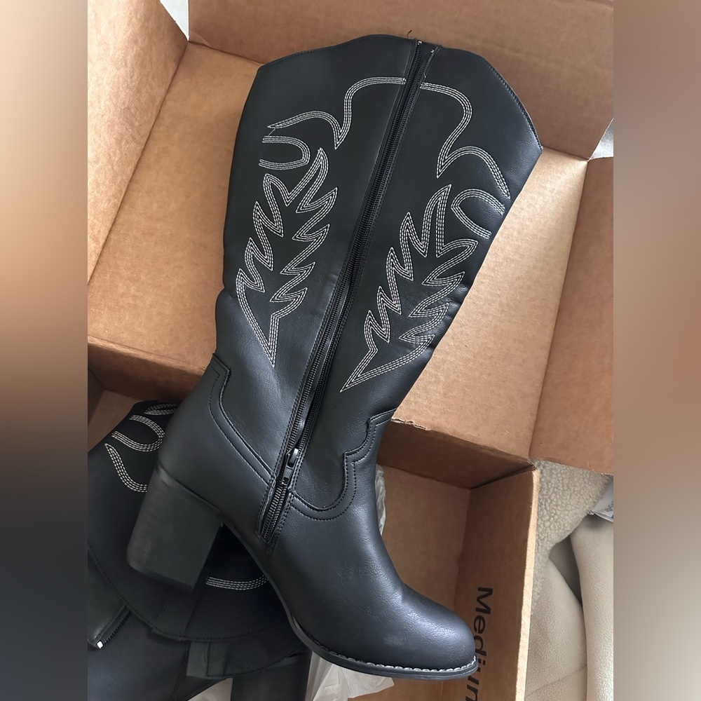 Extra Wide Black Cowboy Cowgirl Boots - Picture 8 of 10